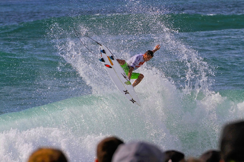 Surfer revelación del campeonado Miguel Pupo